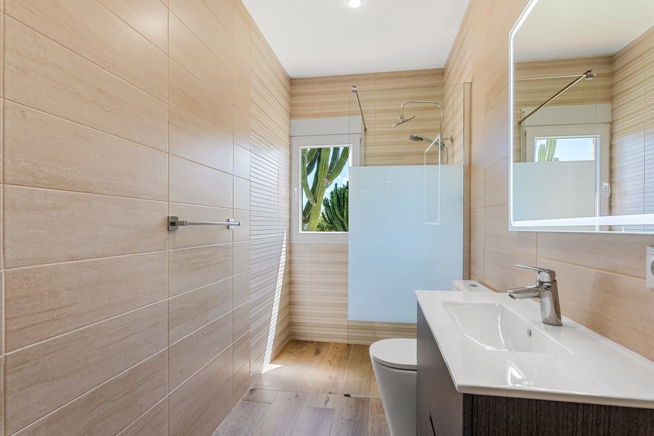 Chalet de 6 habitaciones en Los Montesinos en venta - 779.000 € (Ref: 9155128)