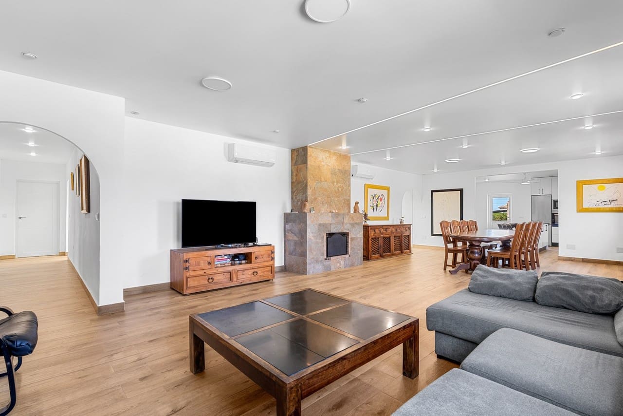 Chalet de 6 habitaciones en Los Montesinos en venta - 779.000 € (Ref: 9155128)