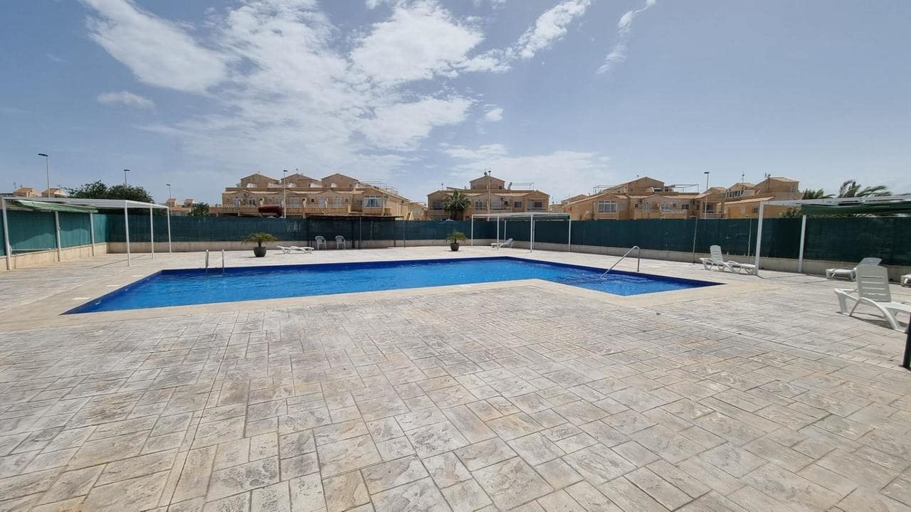 2 soverom Bungalow til salgs i Torrevieja med svømmebasseng - € 137 000 (Ref: 9155140)
