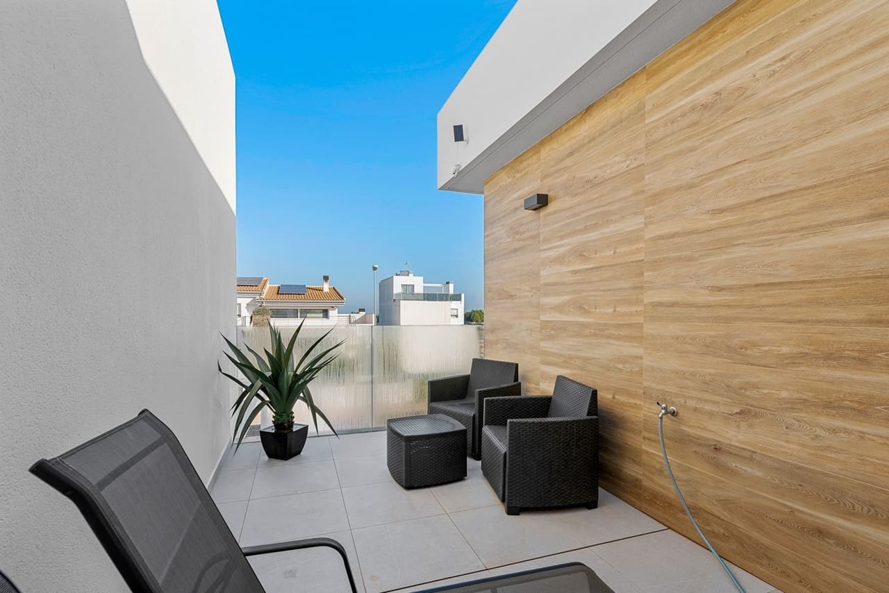 Chalet de 4 habitaciones en Ciudad Quesada en venta - 369.000 € (Ref: 9155181)