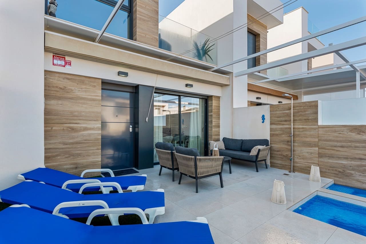 Chalet de 4 habitaciones en Ciudad Quesada en venta - 369.000 € (Ref: 9155181)