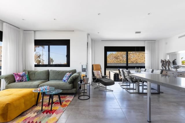 Chalet de 4 habitaciones en El Molino, Torrevieja en venta con piscina - 895.000 € (Ref: 9155191)