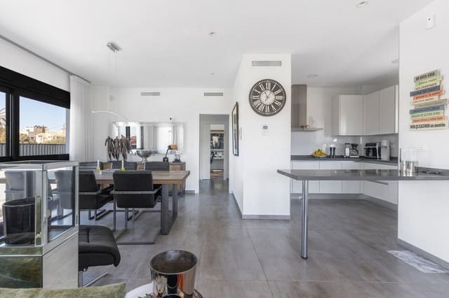 Chalet de 4 habitaciones en El Molino, Torrevieja en venta con piscina - 895.000 € (Ref: 9155191)