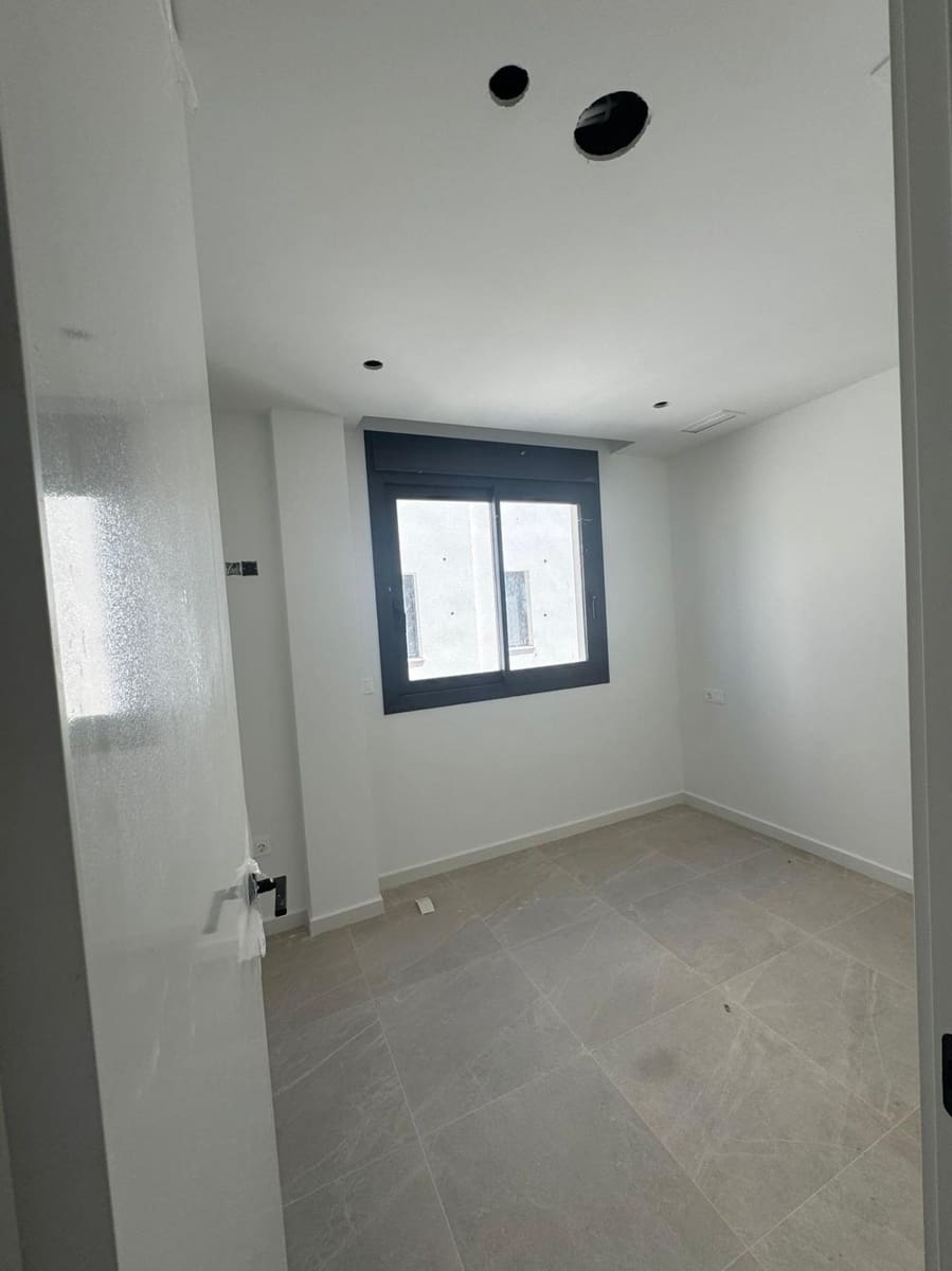 4 chambre Villa/Maison à vendre à Guardamar del Segura avec piscine - 507 000 € (Ref: 9155206)