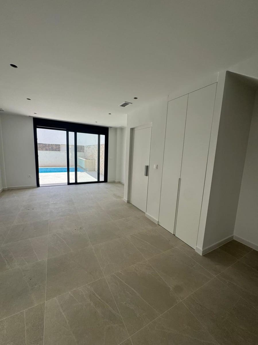 4 chambre Villa/Maison à vendre à Guardamar del Segura avec piscine - 507 000 € (Ref: 9155206)