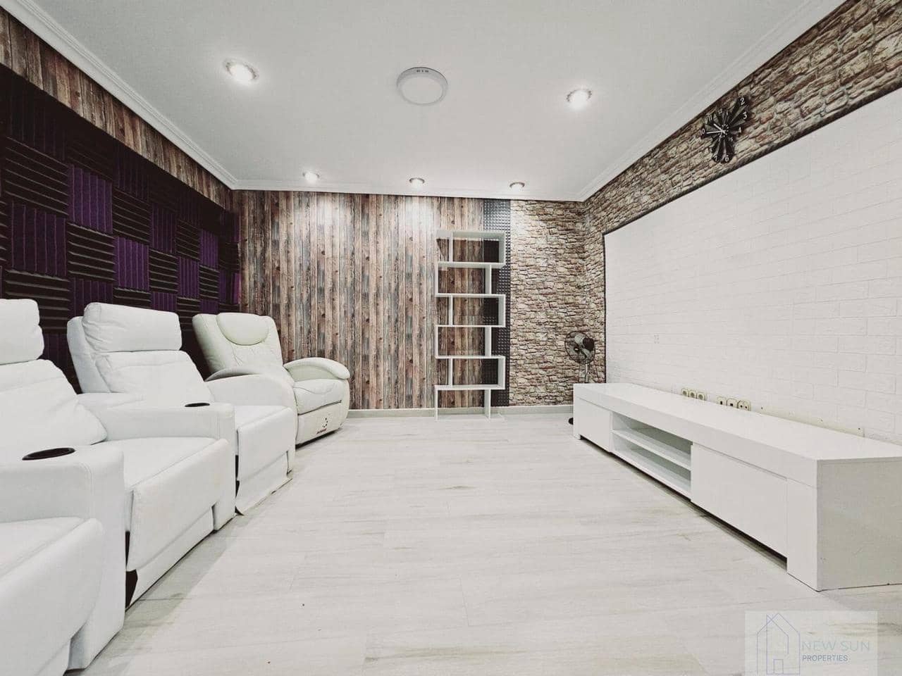 5 soveværelse Villa til salg i Torrevieja med swimmingpool - € 689.000 (Ref: 9155213)