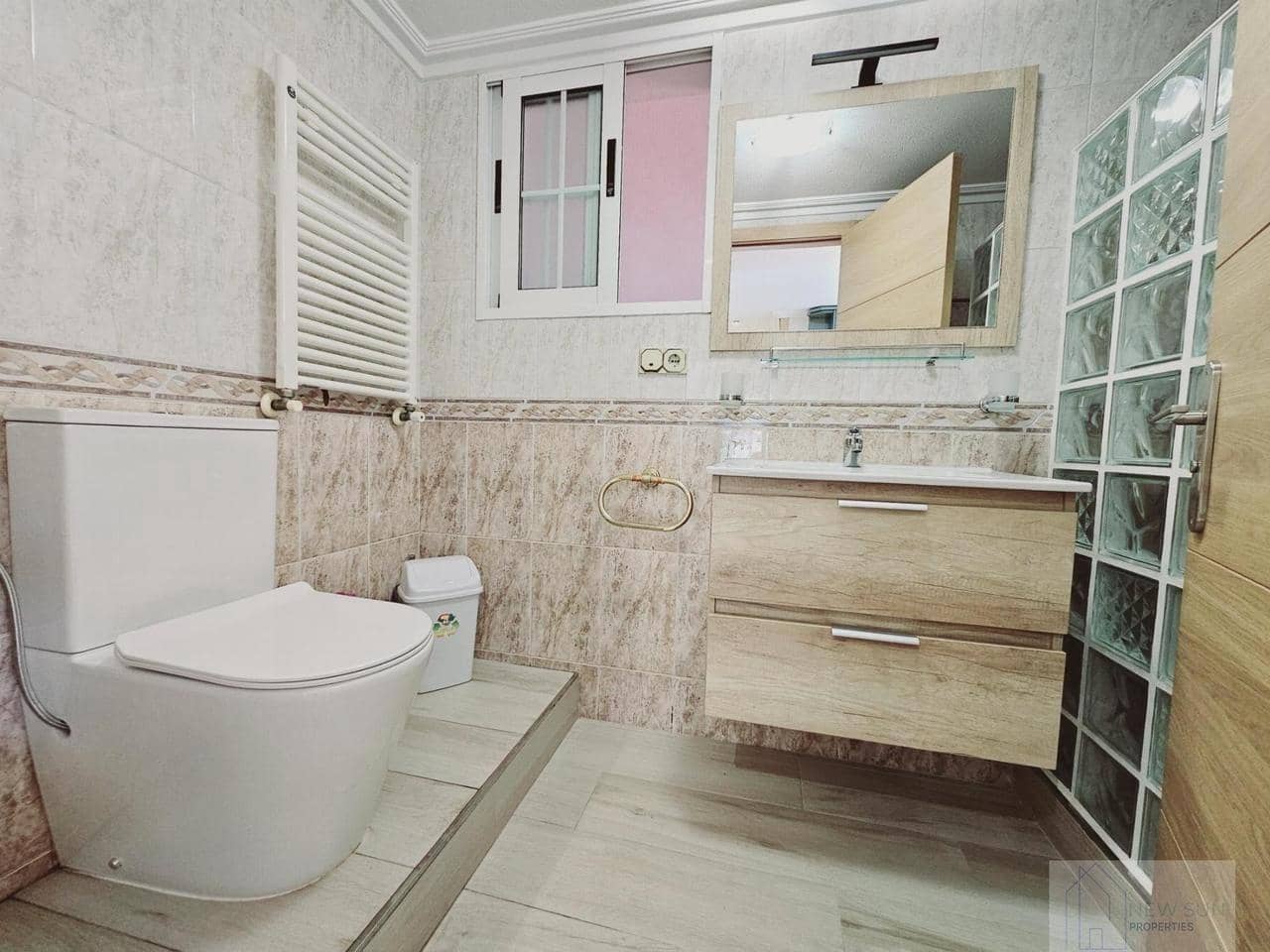 5 soveværelse Villa til salg i Torrevieja med swimmingpool - € 689.000 (Ref: 9155213)