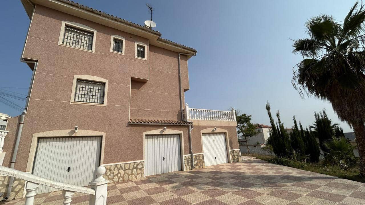 Chalet de 5 habitaciones en Ciudad Quesada en venta - 599.990 € (Ref: 9155244)