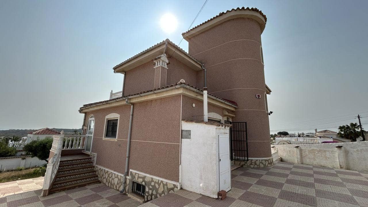 Chalet de 5 habitaciones en Ciudad Quesada en venta - 599.990 € (Ref: 9155244)