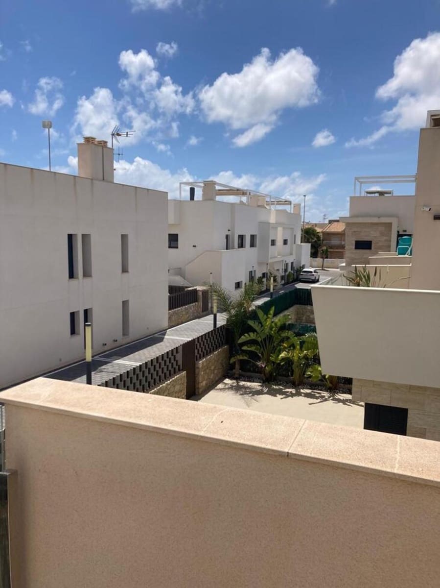 3 slaapkamer Villa te koop in Pilar de la Horadada met zwembad - € 459.000 (Ref: 9155265)