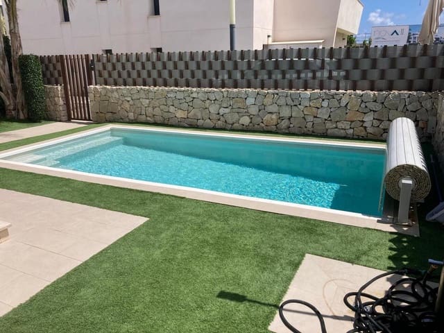 3 slaapkamer Villa te koop in Pilar de la Horadada ciudad, Pilar de la Horadada met zwembad - € 459.000 (Ref: 9155265)