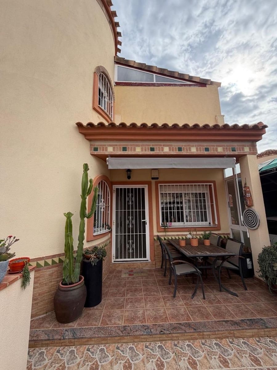 3 soverom Villa til salgs i Orihuela Costa med svømmebasseng - € 285 000 (Ref: 9155272)