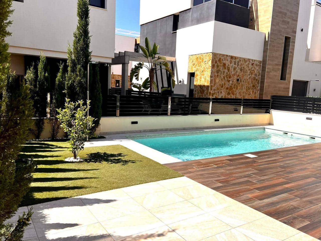 3 bedroom Villa for sale in Orihuela Costa with pool - € 499,000 (Ref: 9155275)
