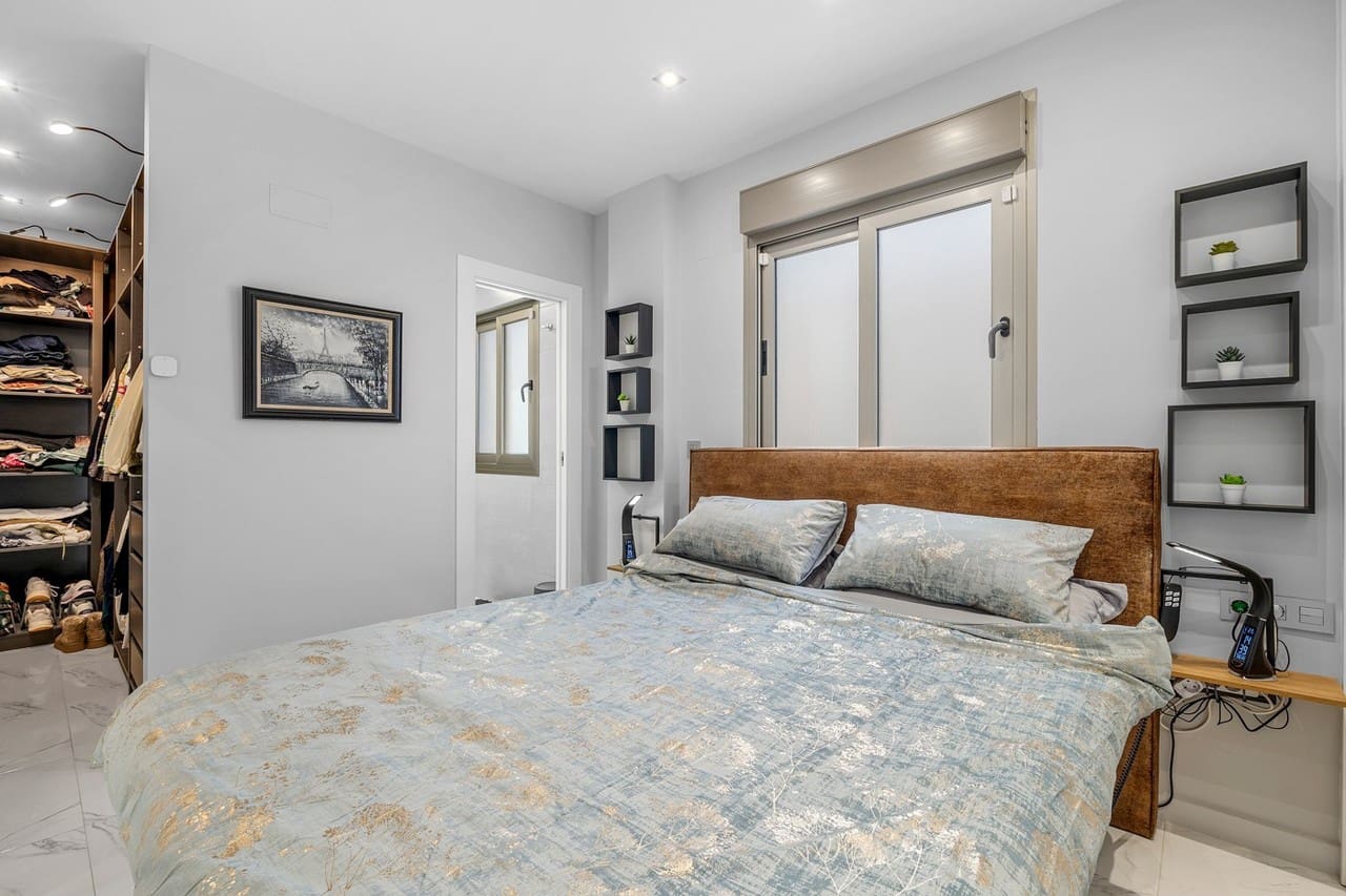 4 bedroom Villa for sale in Orihuela Costa - € 449,000 (Ref: 9155276)