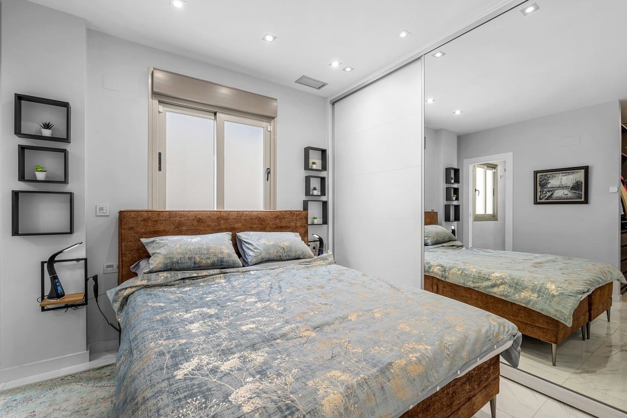 4 bedroom Villa for sale in Orihuela Costa - € 449,000 (Ref: 9155276)