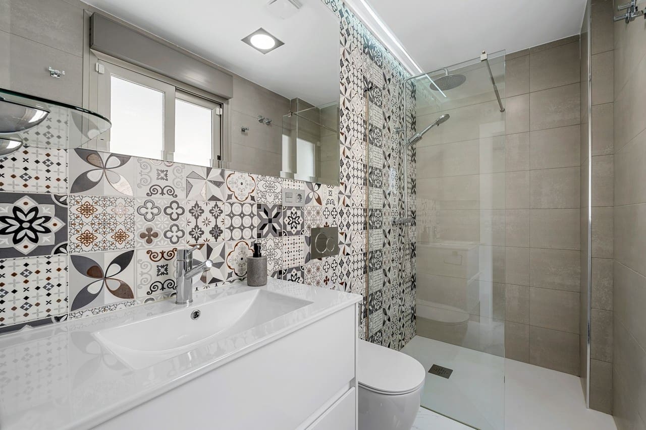 4 bedroom Villa for sale in Orihuela Costa - € 449,000 (Ref: 9155276)