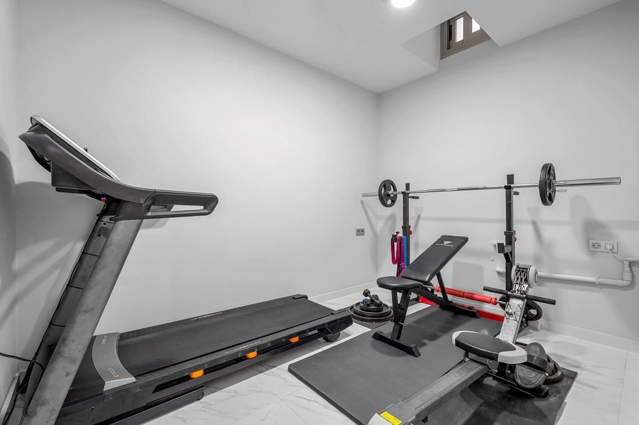 4 bedroom Villa for sale in Orihuela Costa - € 449,000 (Ref: 9155276)