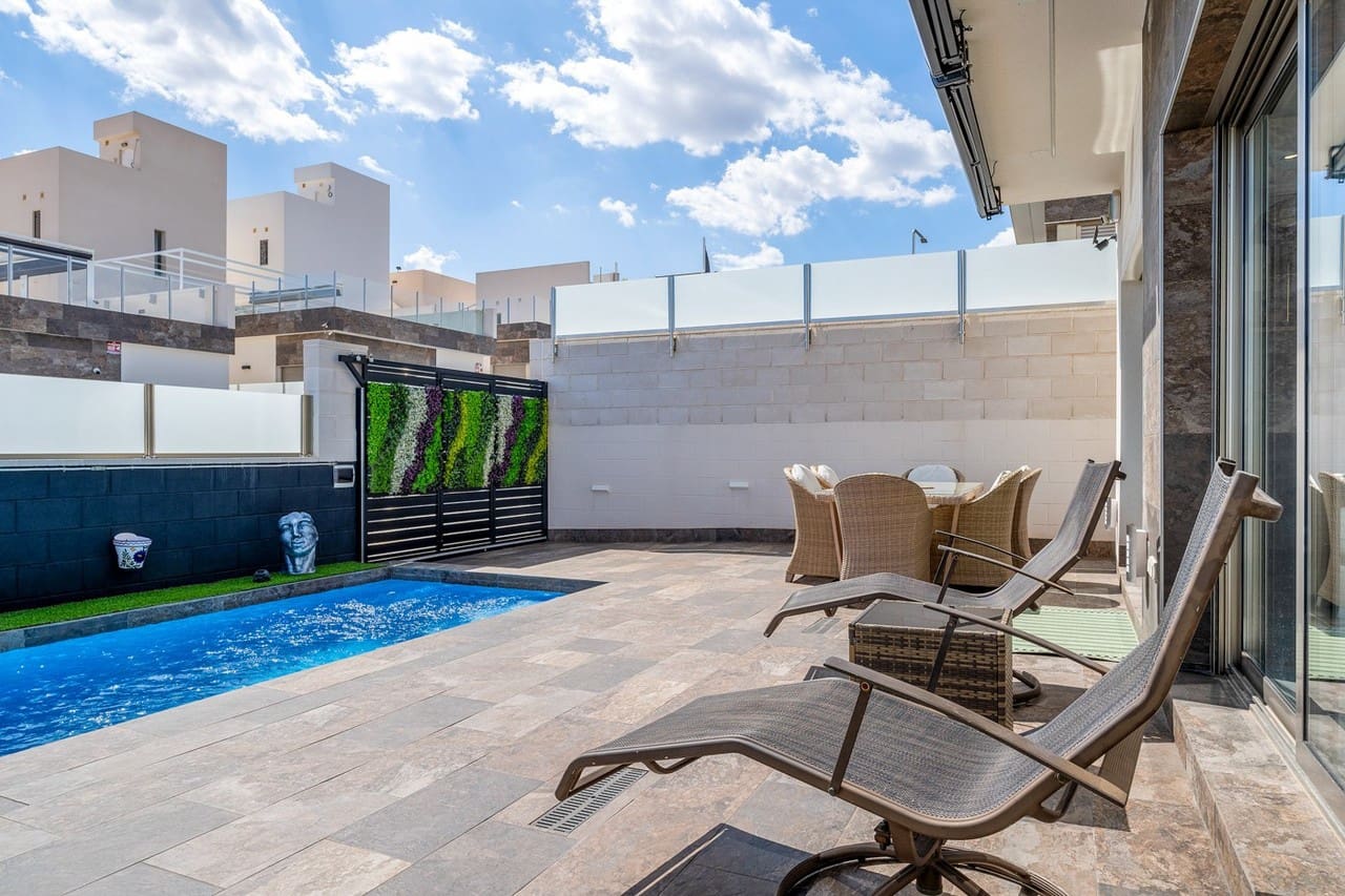 4 bedroom Villa for sale in Orihuela Costa - € 449,000 (Ref: 9155276)