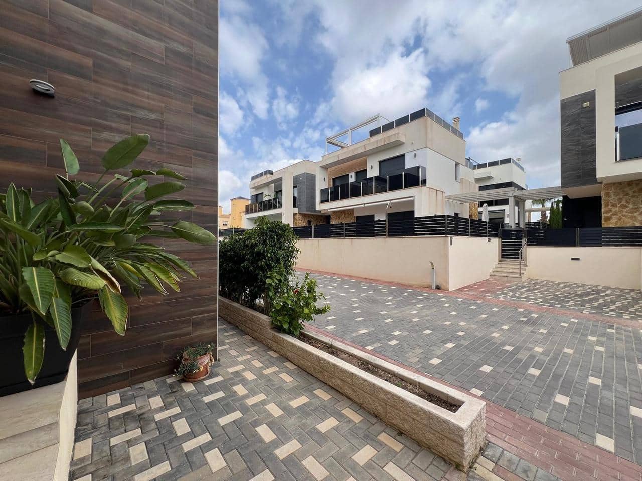 3 quarto Moradia para venda em Orihuela Costa com piscina - 499 000 € (Ref: 9155298)