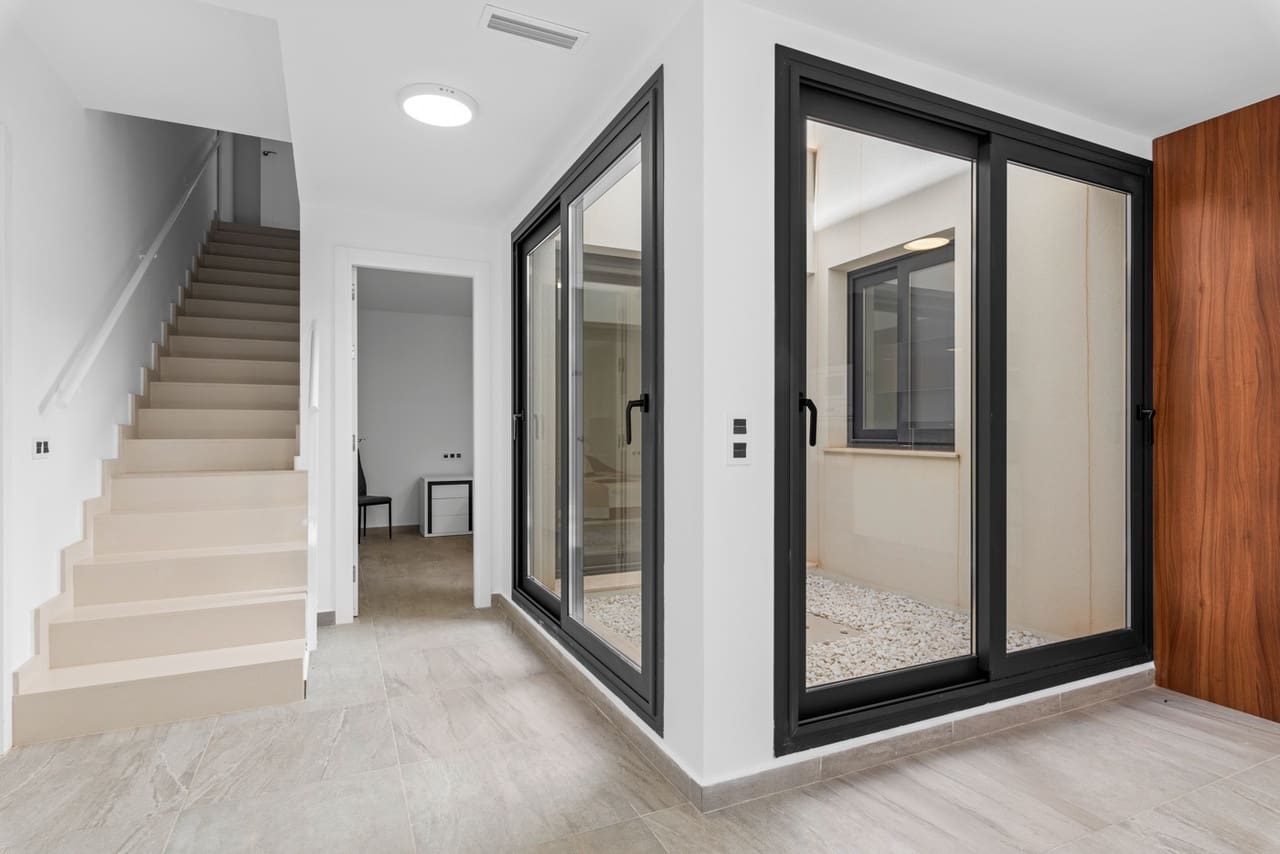 5 quarto Moradia para venda em San Miguel de Salinas - 499 990 € (Ref: 9155312)