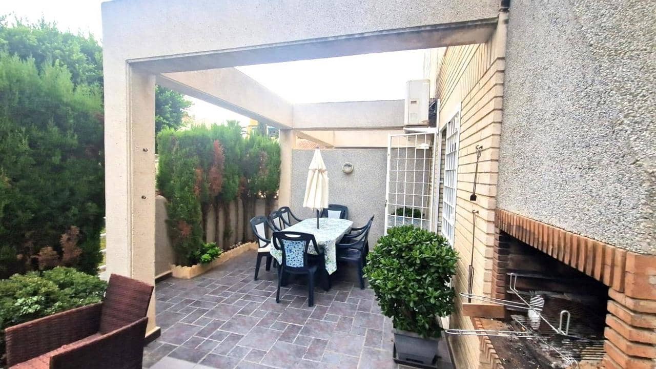 3 sypialnia Dom na sprzedaż w Torrevieja z basenem - 210 000 € (Ref: 9155313)