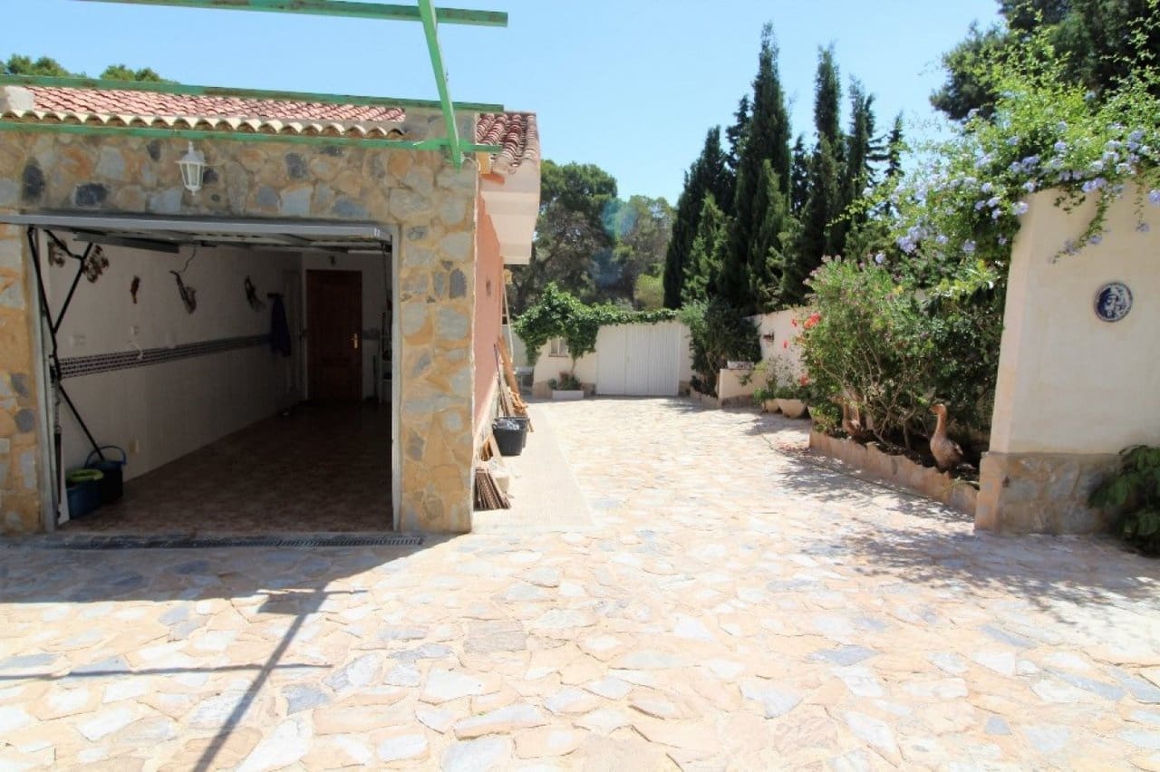 5 soveværelse Villa til salg i Torrevieja med swimmingpool - € 470.000 (Ref: 9155322)