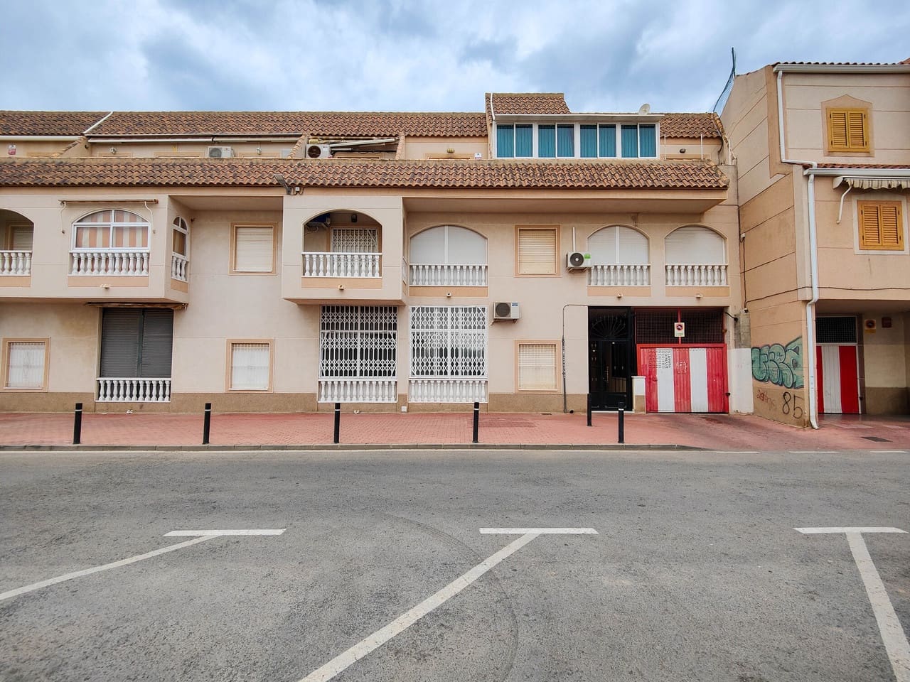 2 bedroom Apartment for sale in Torrevieja - € 143,900 (Ref: 9155355)