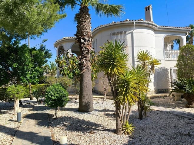 5 bedroom Villa for sale in El Molino, Torrevieja with pool - € 550,000 (Ref: 9155357)