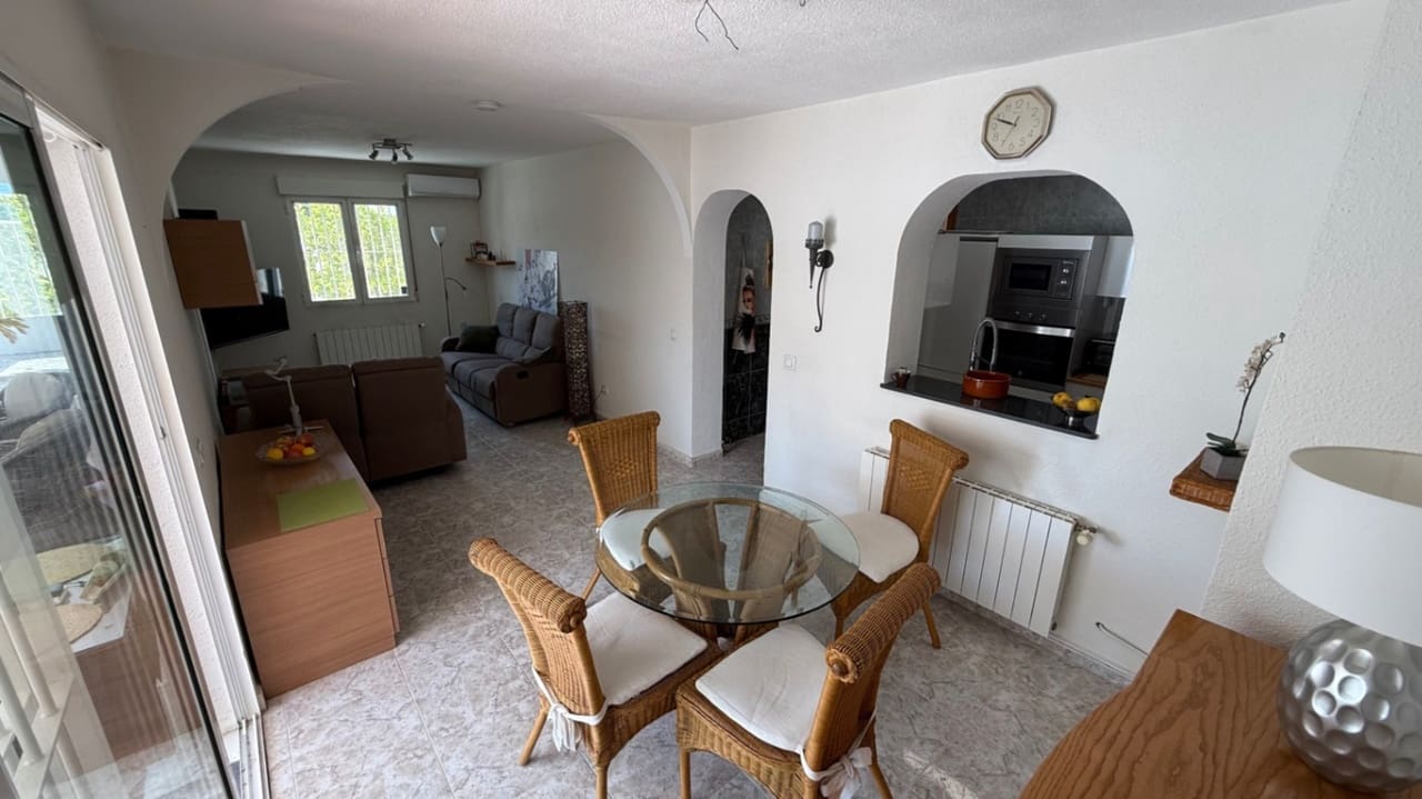 Casa de 3 habitaciones en Torrevieja en venta - 399.000 € (Ref: 9155385)