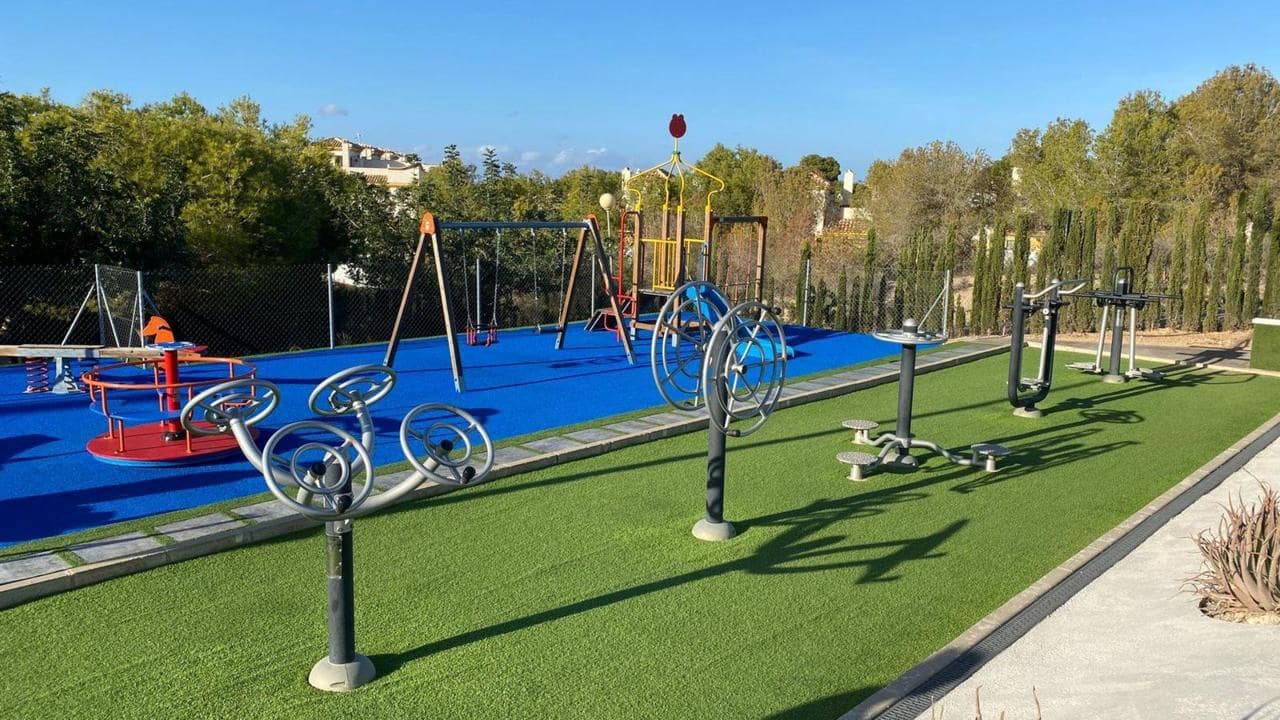 4 soveværelse Villa til salg i Torrevieja med swimmingpool - € 209.900 (Ref: 9155449)