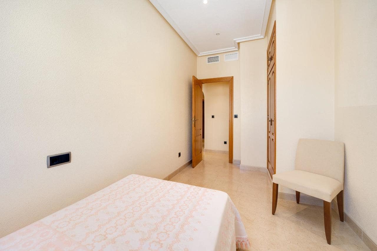 3 Zimmer Apartment zu verkaufen in Torrevieja - 430.000 € (Ref: 9155508)