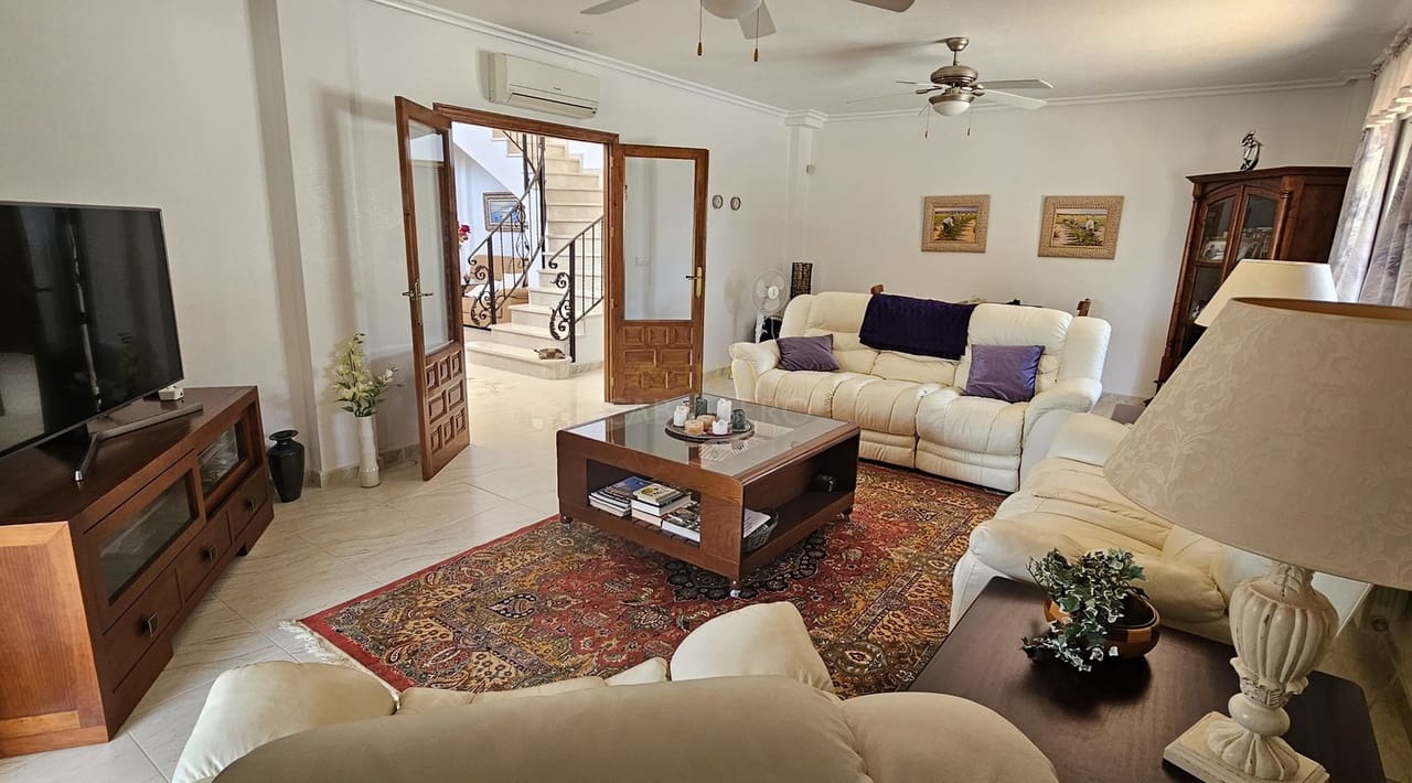 5 bedroom Villa for sale in Pinar de Campoverde - € 725,000 (Ref: 9155531)