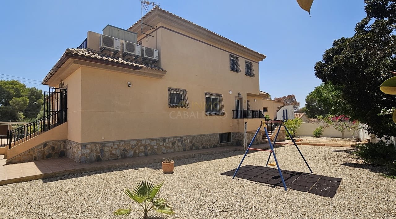 5 bedroom Villa for sale in Pinar de Campoverde - € 725,000 (Ref: 9155531)
