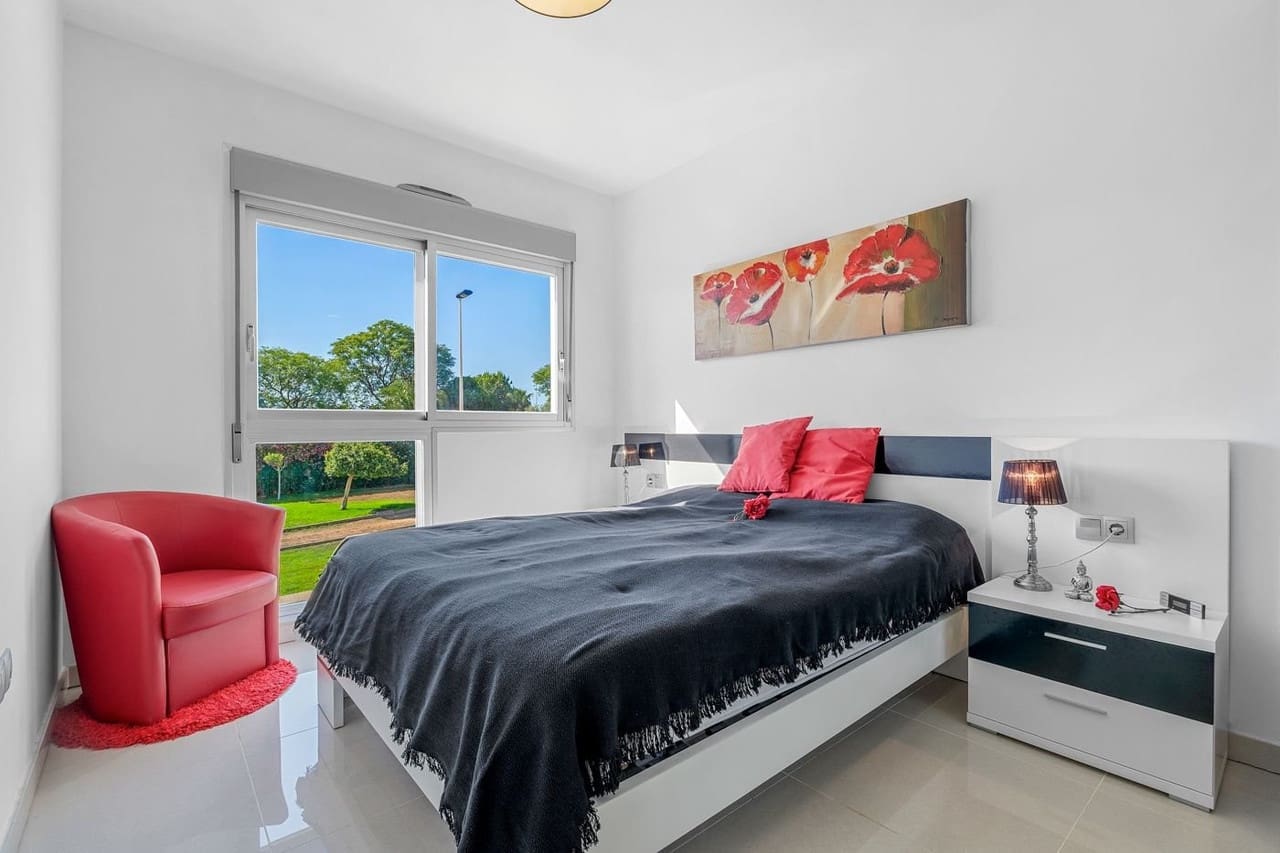 2 bedroom Bungalow for sale in Orihuela Costa - € 279,000 (Ref: 9155536)