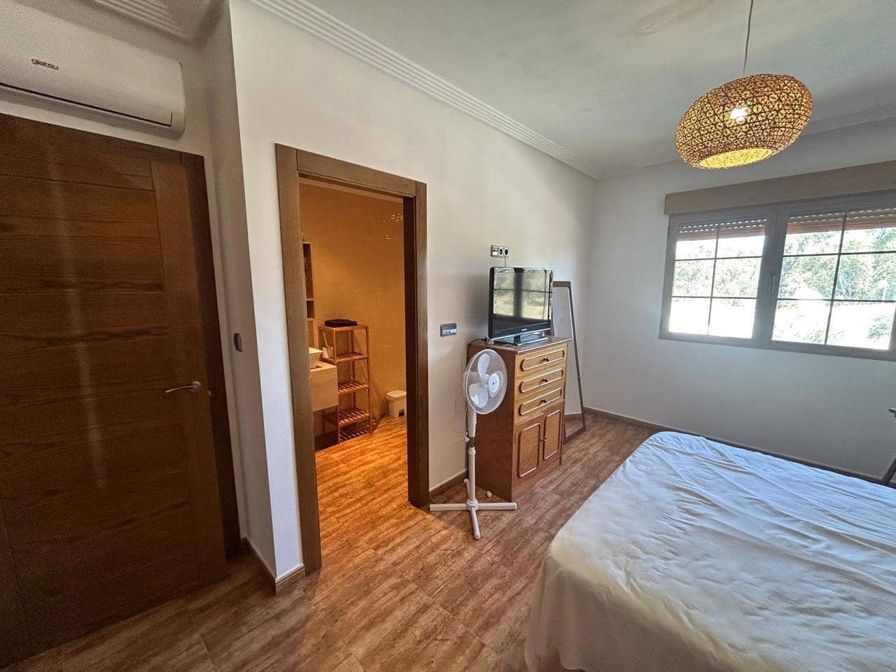 4 soveværelse Villa til salg i Los Alcazares med swimmingpool - € 260.000 (Ref: 9155569)