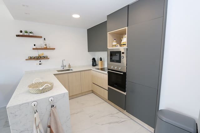 2 makuuhuone Kattohuoneisto myytävänä paikassa Dehesa de Campoamor, Orihuela - 365 000 € (Ref: 9155585)