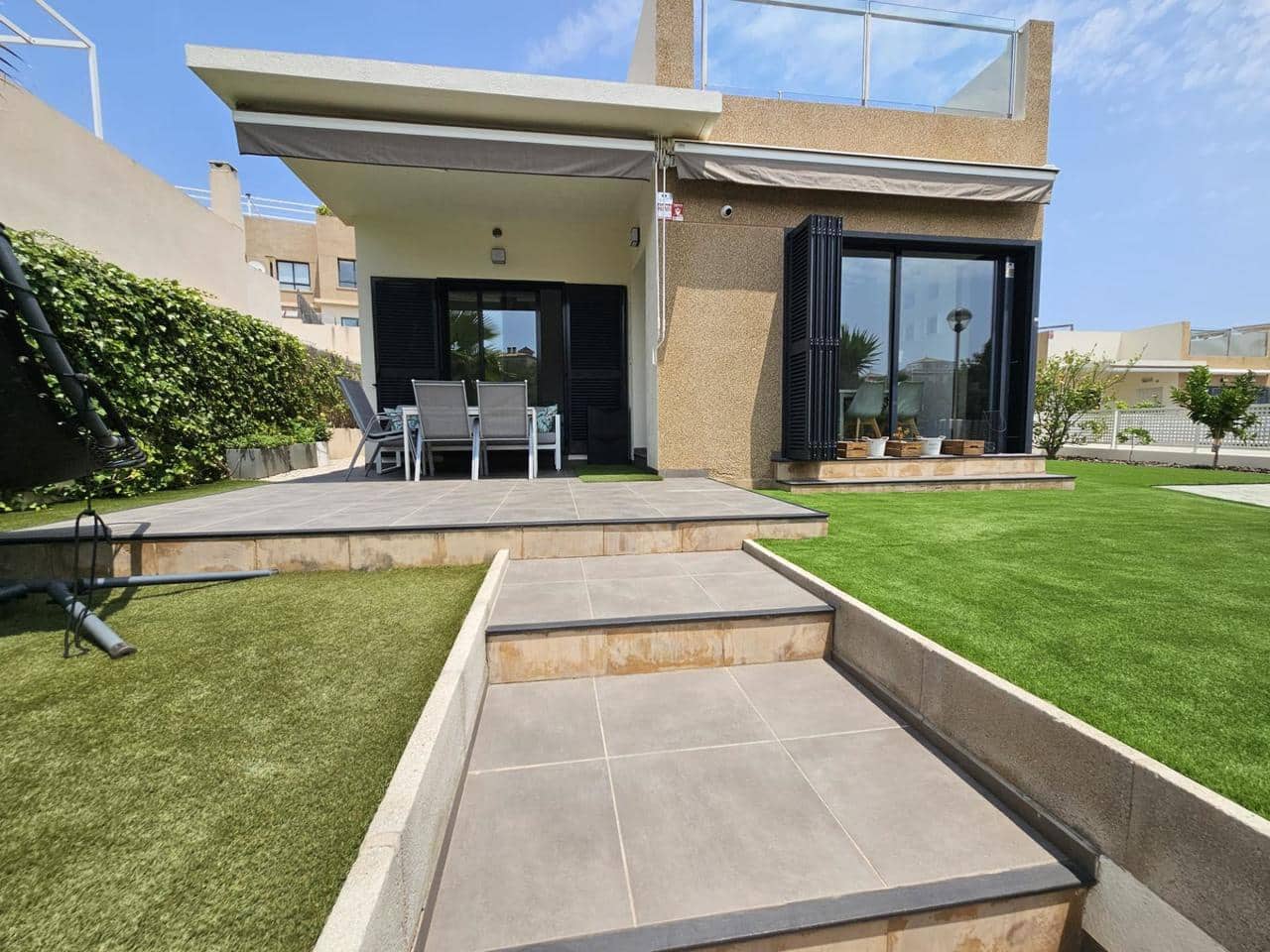 3 soveværelse Villa til salg i Orihuela Costa med swimmingpool - € 499.000 (Ref: 9155602)