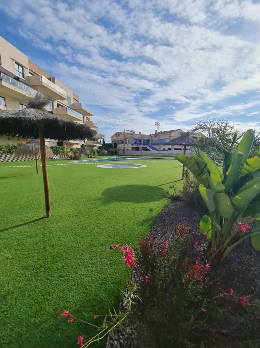 3 soveværelse Villa til salg i Orihuela Costa med swimmingpool - € 499.000 (Ref: 9155602)