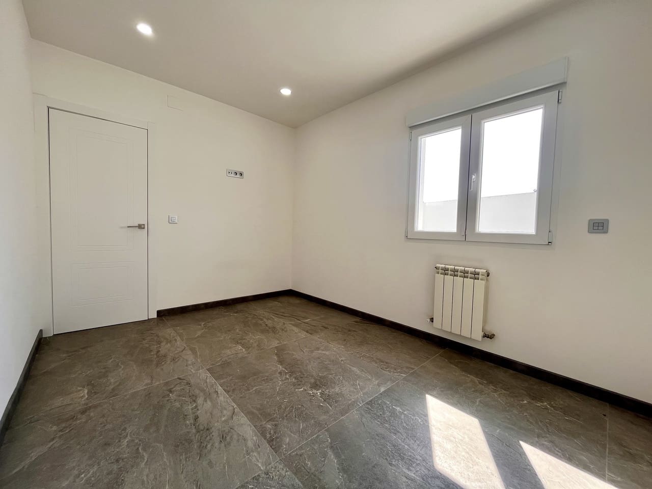 6 makuuhuone Huvila myytävänä paikassa Los Balcones - 1 050 000 € (Ref: 9155609)