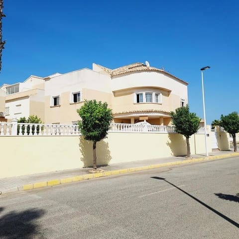 6 Zimmer Villa zu verkaufen in El Molino, Torrevieja mit Pool - 559.000 € (Ref: 9155619)