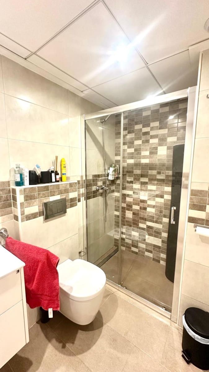 2 quarto Casa em Banda para venda em Torrevieja com piscina - 301 000 € (Ref: 9155620)