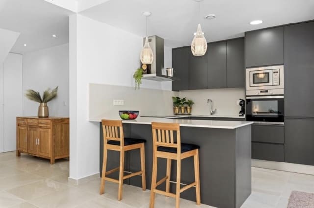 3 bedroom Villa for sale in San Miguel de Salinas - € 355,000 (Ref: 9155621)