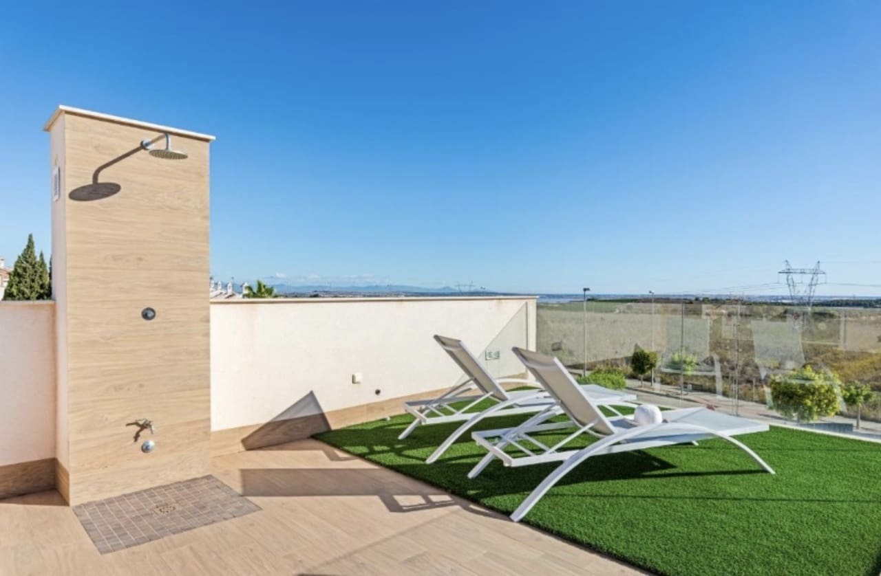 3 bedroom Villa for sale in San Miguel de Salinas - € 355,000 (Ref: 9155621)