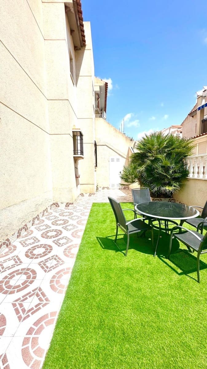 2 soveværelse Lejlighed til salg i Orihuela Costa med swimmingpool - € 179.900 (Ref: 9155645)