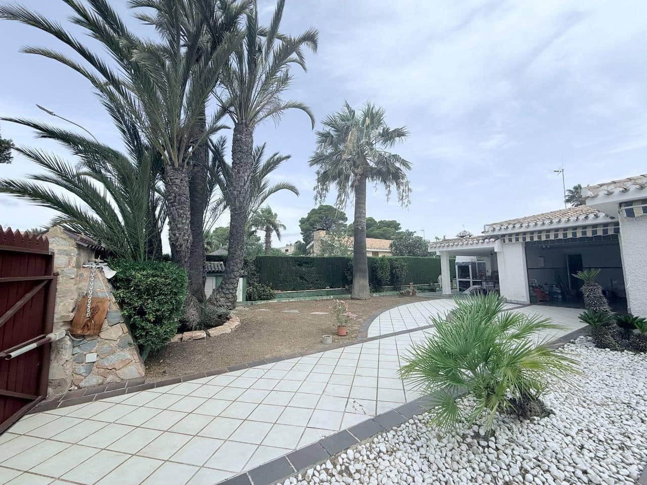 4 bedroom Villa for sale in Orihuela Costa - € 685,000 (Ref: 9155663)