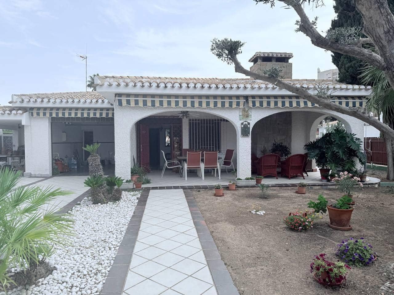 4 bedroom Villa for sale in Orihuela Costa - € 685,000 (Ref: 9155663)