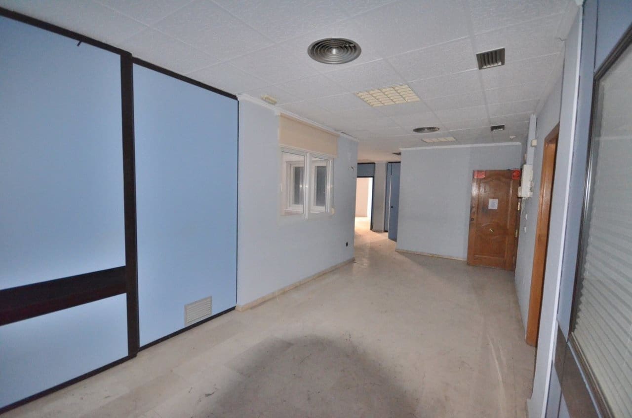 7 makuuhuone Huoneisto myytävänä paikassa Torrevieja - 220 000 € (Ref: 9155672)