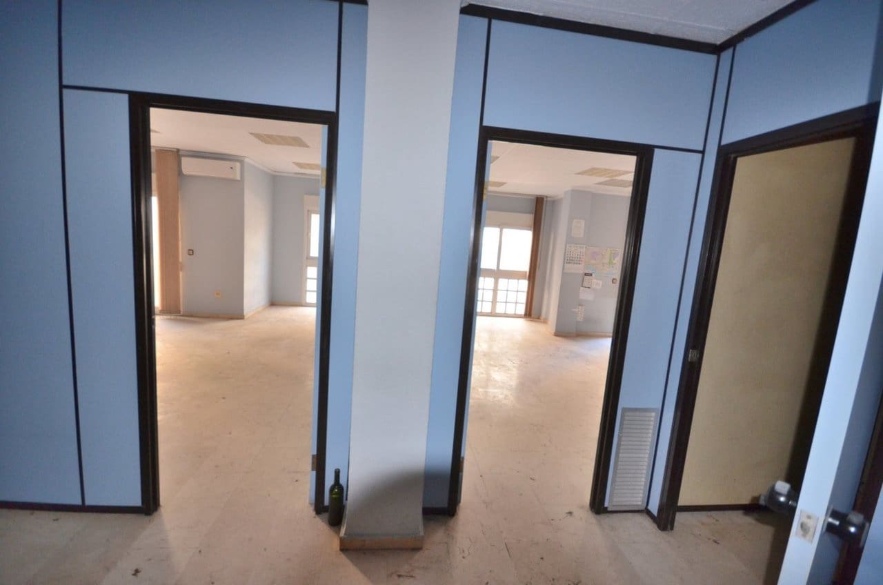 7 makuuhuone Huoneisto myytävänä paikassa Torrevieja - 220 000 € (Ref: 9155672)