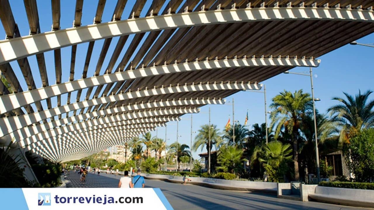 7 makuuhuone Huoneisto myytävänä paikassa Torrevieja - 220 000 € (Ref: 9155672)