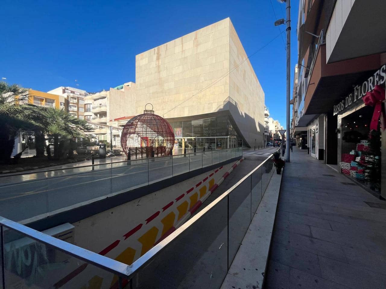 Apartamento de 4 habitaciones en Torrevieja en venta - 234.000 € (Ref: 9155673)